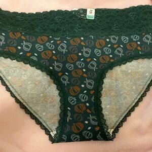 NWT Maurices Fall Pumpkin 🎃 Undie Med